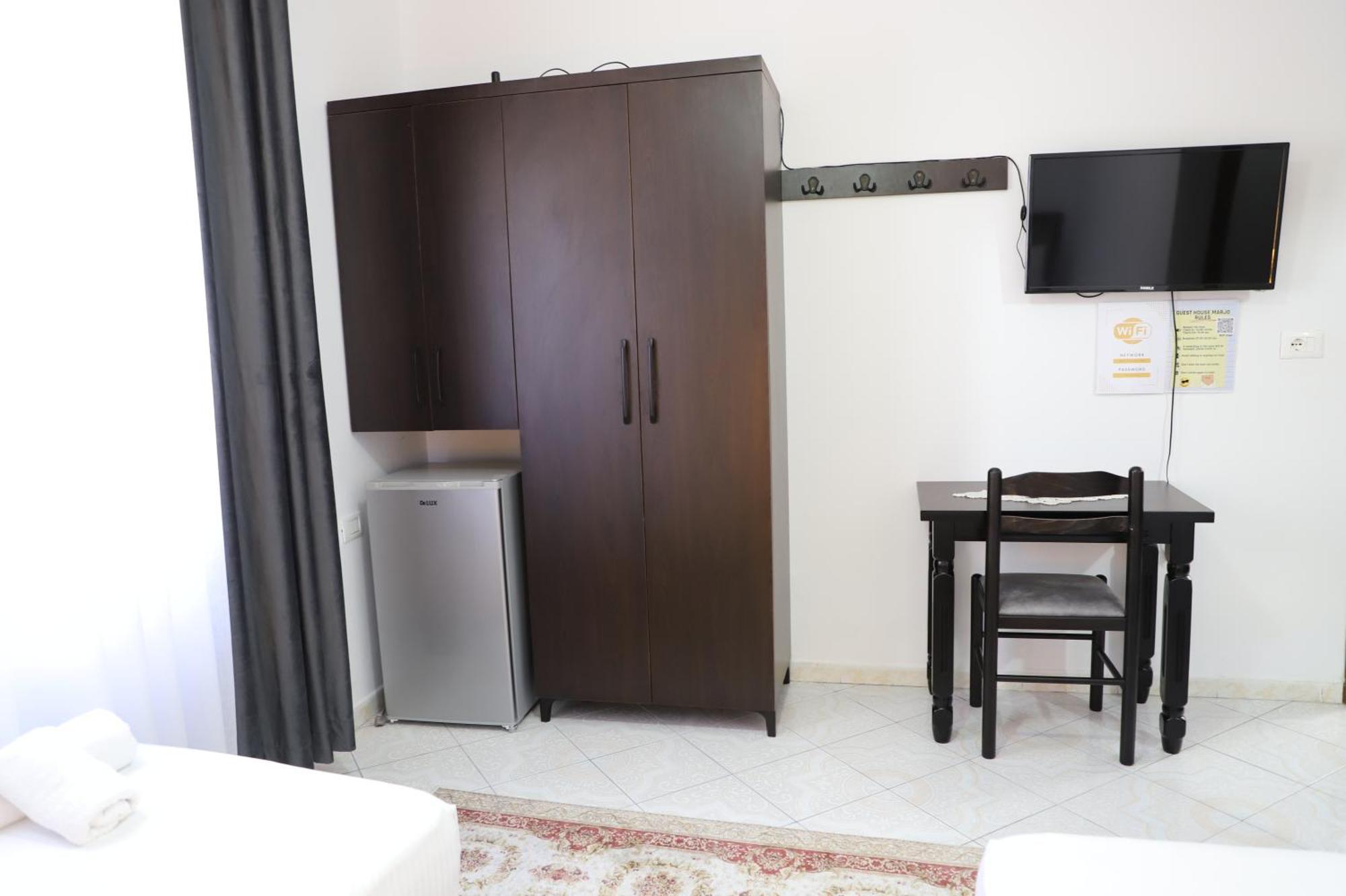 Guest House Marjo Berat Extérieur photo